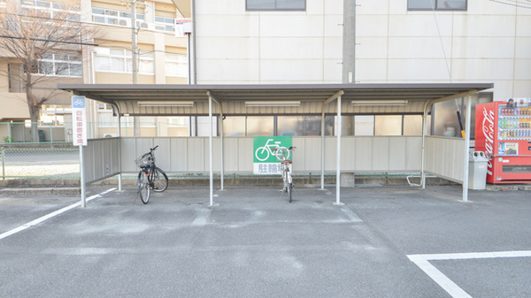 スギ薬局　橋目店の駐輪場