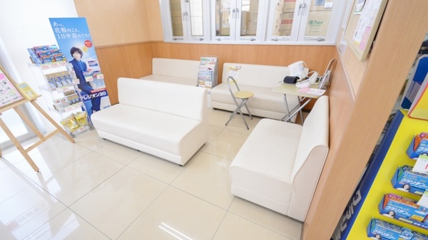 スギ薬局　住吉店の待合スペース