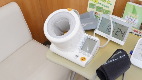 スギ薬局　住吉店の血圧計