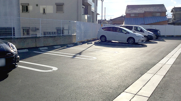 スギ薬局　宮町店の駐車場