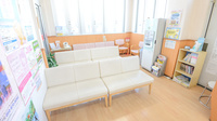 スギ薬局　蔵子店の待合スペース