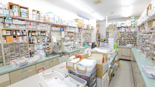 スギ薬局　蔵子店の調剤室