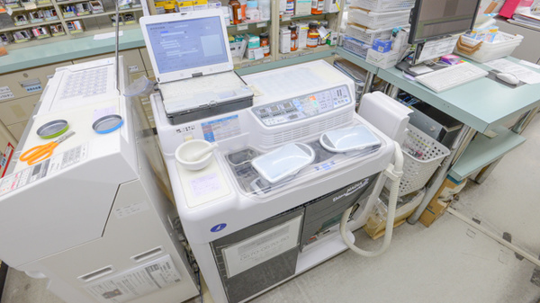 スギ薬局　蔵子店の調剤器具