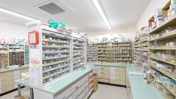 スギ薬局　岩滑店の調剤室