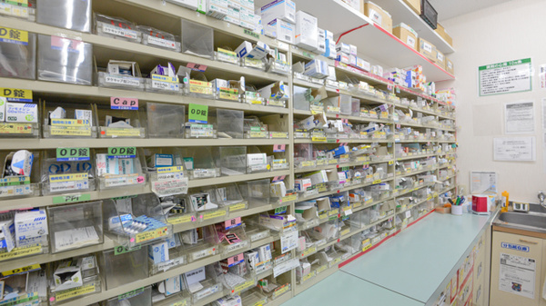 スギ薬局　幸田店の薬棚