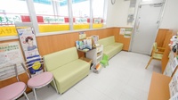 スギ薬局　開明店の待合スペース