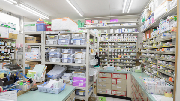 スギ薬局　開明店の調剤室