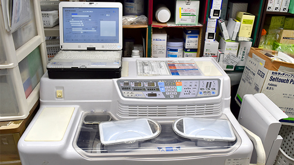 スギ薬局　竹村店の調剤器具