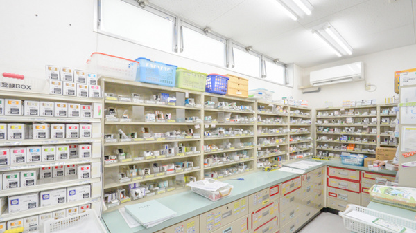 スギ薬局　東田店の薬棚
