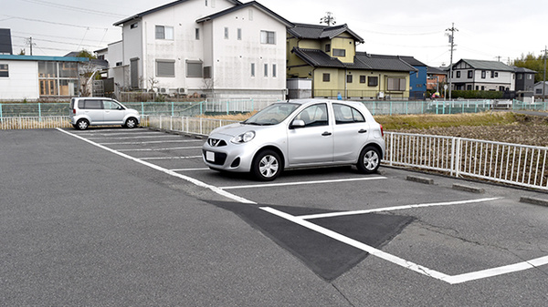 スギ薬局　元宮店の駐車場