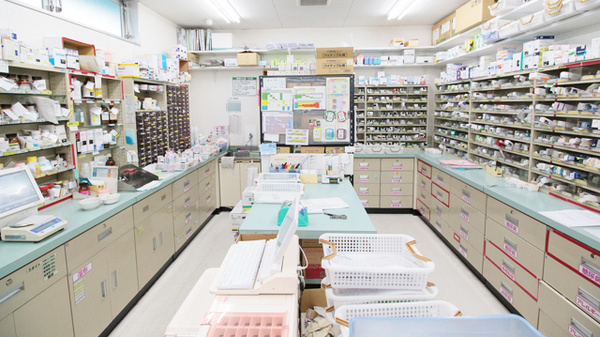 スギ薬局　日名西店の調剤室