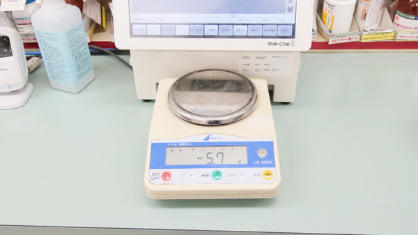 スギ薬局　日名西店の調剤器具