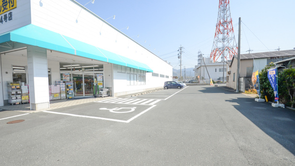 スギ薬局　石巻店の駐車場