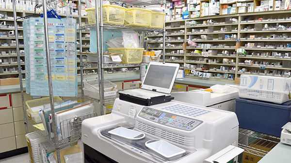 スギ薬局　藤岡店の調剤器具