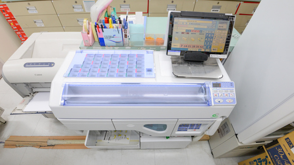 スギ薬局　河芸店の調剤器具