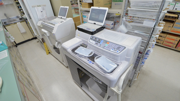 スギ薬局　岐南店の調剤器具