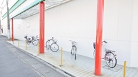 スギ薬局　島店の駐輪場