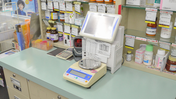 スギ薬局　北勢店の調剤器具