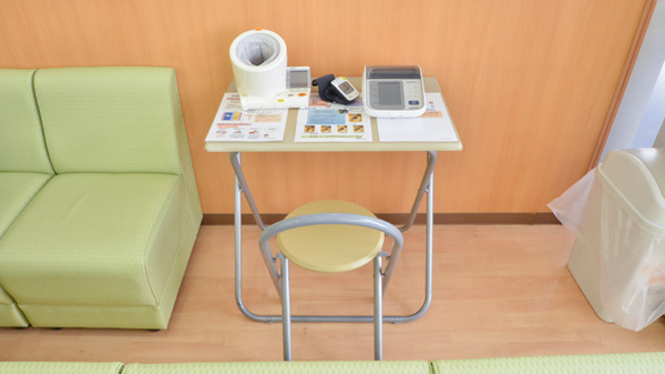 スギ薬局　長良店の血圧計