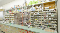 スギ薬局　長良店の薬棚