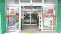 スギ薬局　尾西北店の入口