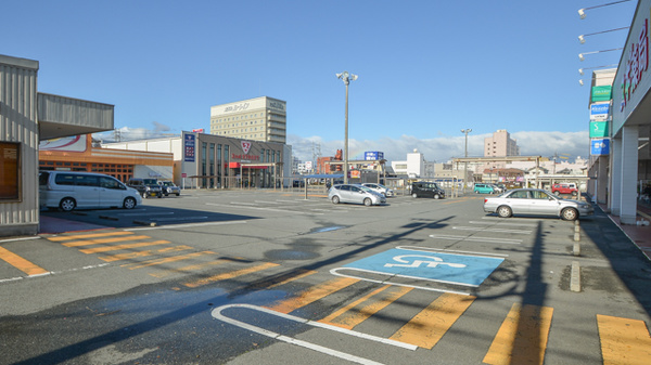 スギ薬局　松阪中央店の駐車場