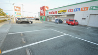 スギ薬局　嬉野店の駐車場