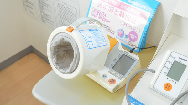 スギ薬局　嬉野店の血圧計