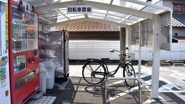 スギ薬局　山之手店の駐輪場
