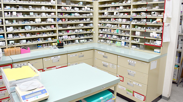 スギ薬局　山之手店の調剤室