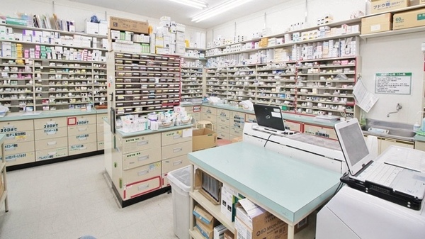 スギ薬局　青竹店の調剤室