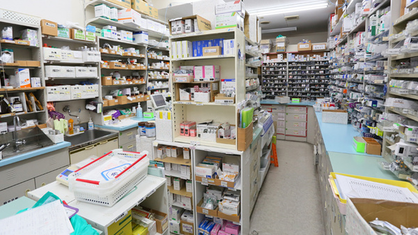 スギ薬局　高田店の調剤室