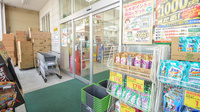 スギ薬局　津新町店の入口