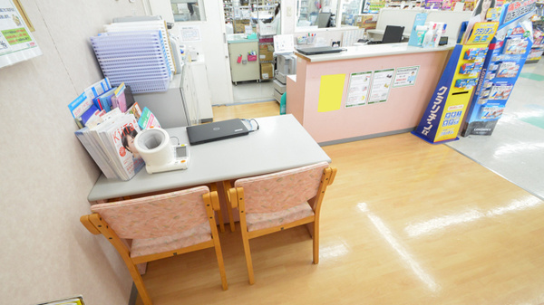 スギ薬局　津新町店の受付/カウンター