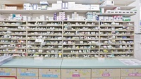 スギ薬局　花ノ木店の薬棚