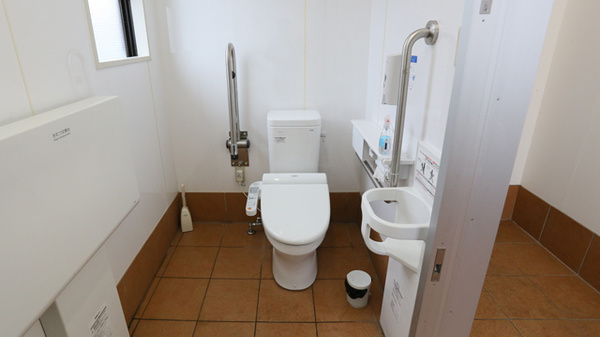 スギ薬局　衣川店のお手洗い