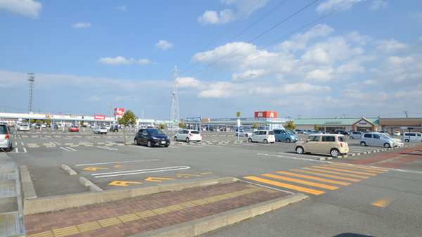 スギ薬局　アドバンスモール松阪店の駐車場
