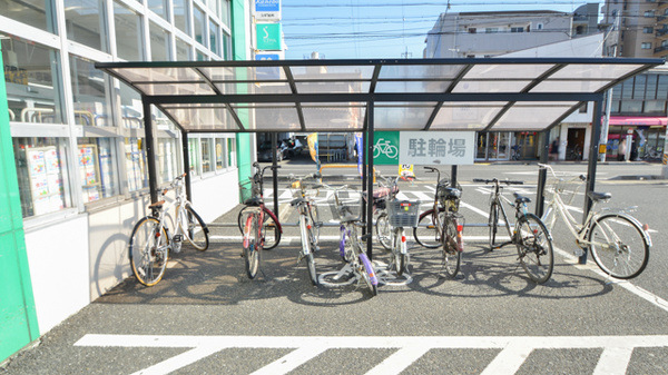 スギ薬局　忠節店の駐輪場