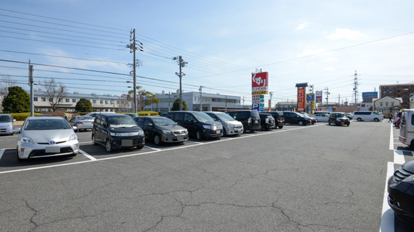 スギ薬局　東浦店の駐車場