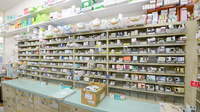 スギ薬局　東浦店の薬棚