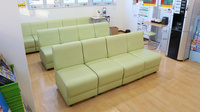 スギ薬局　守山店の待合スペース