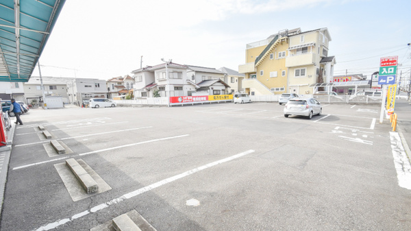 スギ薬局　大手店の駐車場