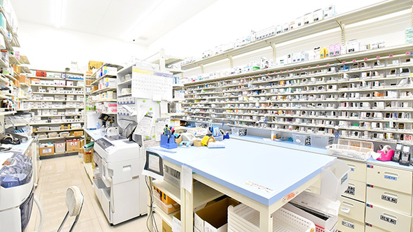 スギ薬局　近江八幡西店の調剤室