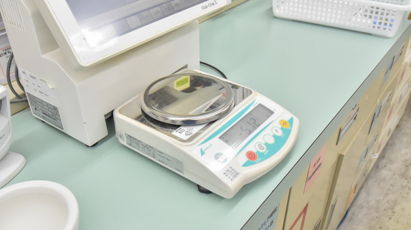 スギ薬局　深田店の調剤器具