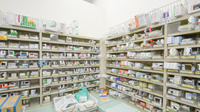 スギ薬局　桜木店の薬棚