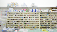 スギ薬局　三谷北店の薬棚