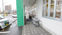 スギ薬局　汗干店の入口