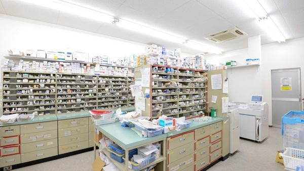 スギ薬局　海南店の調剤室