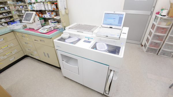 スギ薬局　海南店の調剤器具