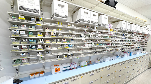 スギ薬局　若江南店の薬棚